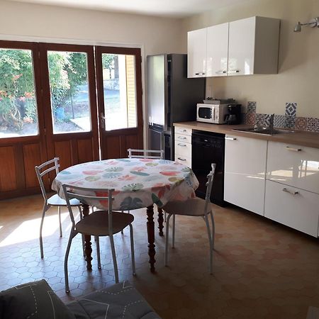 Le Pouvoir Des Fleurs, De 2 A 4 Personnes Crots Extérieur photo